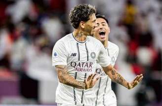 Roberto Firmino comemora seu gol em surra do Al Sadd pela Liga Qatari –