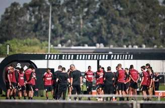 Gestão Stabile inclui cláusula contra política nos contratos do Corinthians –