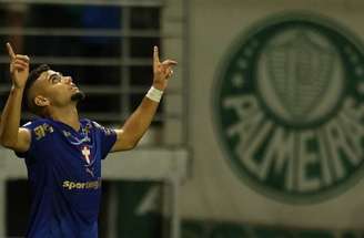 Andreas Pereira em ação no clássico Palmeiras x Santos –