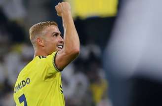 Samu Costa comemora o gol primeiro gol dos donos da casa –