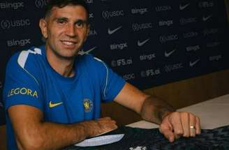 Dibu Martínez vestirá a histórica 26 no Chelsea –