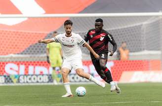 Atthletico-PR e Fluminense fizeram primeiro tempo intenso e equilibrado na Arena da Baixada –