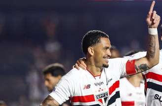 Luciano bateu o pênalti que abriu a vitória do São Paulo –