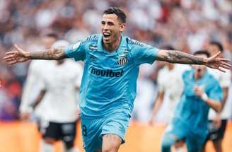 Neymar participa de gol da vitória do Santos diante do Corinthians, em Itaquera –