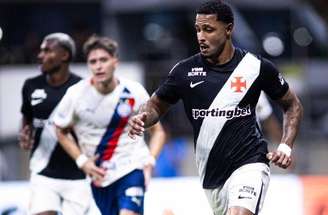 Polícia Civil chegando ao imóvel do DVD, do Vasco –