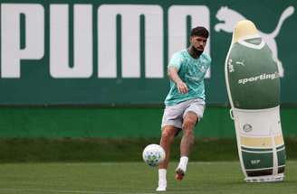Arias participou das atividades do Palmeiras nesta segunda-feira (31) –