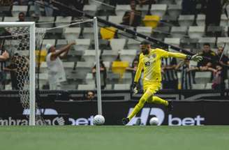 Goleiro do Atlético-MG se destaca nas cobranças de pênaltis pelo clube –