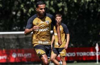 Atacante recuperou-se de uma entorse traumática no tornozelo direito –