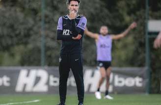 Everson sofreu uma fratura no pé e ainda não tem prazo para voltar ao gol do Galo –