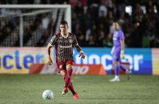 Thiago Silva é titular do Fluminense e capitão. –