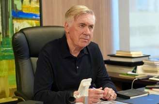 Ancelotti ao lado de Mourinho –