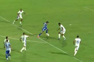 O Nacional, de branco, segura o CSA e avança para a Série C.