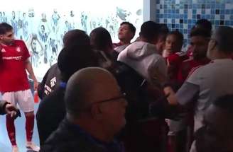 Comissões técnica tentam parar briga no túnel –