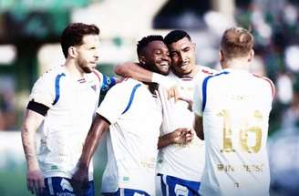 Vitinho marca e o Fortaleza vence mais uma na Série B.