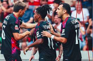 Barreiro comemora um de seus gols na vitória do Benfica sobre o Marítimo –