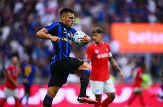 Inter e Napoli fizeram um jogo emocionante no San Siro –