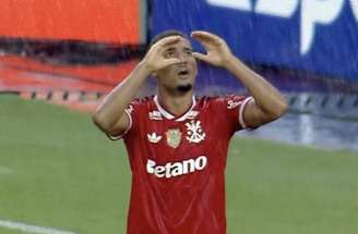 Flamengo venceu o Remo pelo placar mínimo sob forte chuva em Belém –