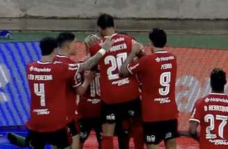Palmeiras não vence o Botafogo e perde a ponta para o Flamengo.
