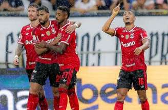 Flamengo é o novo líder do Campeonato Brasileiro, com 54 pontos –