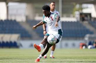 Vini Jr fez a alegria dos companheiros de Real Madrid, com caneta –