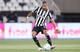Batista fechou o gol contra o escrete paulista com uma defesa de almanaque –