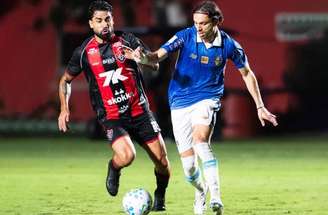 Renê marcou o gol que deu os três pontos para o Vitória no Barradão –