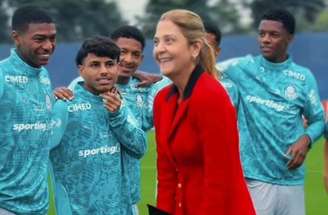 Jogadores do Palmeiras no treino no CT da Barra Funda –