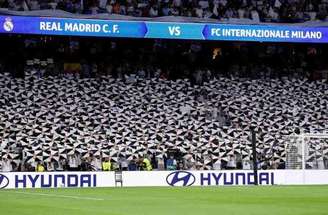 Torcedores do Real Madrid no Santiago Bernabéu –