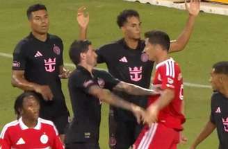 De Paul e Lewandowski brigam na partida entre Chicago Fire e Inter Miami –