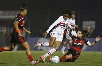 Flamengo e São Paulo mediram forças ao longo do primeiro tempo –