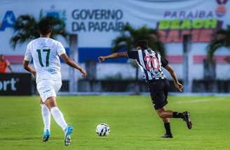 Nenê não conseguiu ajudar o Botafogo-PB, que perdeu para o Floresta, em casa.