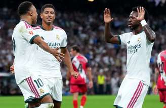 Mbappé cobra o pênalti e marca o primeiro gol do Real Madrid sobre o Rayo Vallecano 