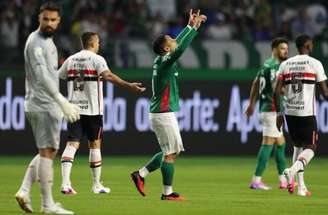Expulsão e gol de Murilo movimentaram o primeiro tempo –