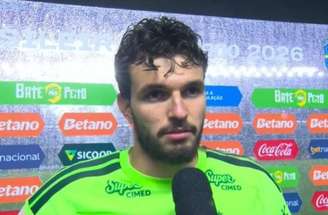 Santos e Cruzeiro mediram forças na noite deste sábado (12), na Vila Belmiro –