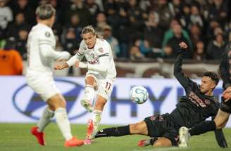 Canobbio vibra intensamente logo após fazer o gol do Fluminense na derrota com sabor de vitória sobre o Platense. Afinal, valeu a vaga na semi da Liberta.