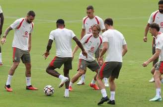 Atividade de preparação do Benfica antes de visitar o Milan –