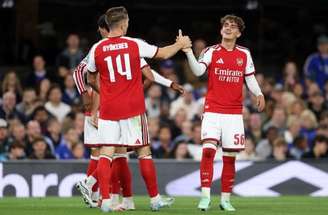 Momento do segundo gol marcado por Max Dowman na vitória do Arsenal –