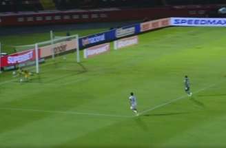 Goleiro Tadeu fez o gol da virada do Goiás –