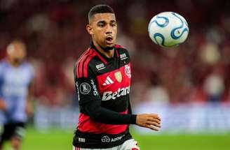 Jogadores do Flamengo agradecem aos torcedores. Mais de 53 mil apoiaram o time contra o Del Valle –