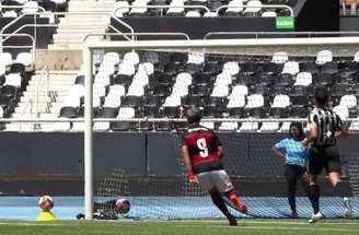 Flamengo consegue importante vitória no Nilton Santos –