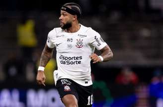Memphis Depay deve encarar o Fluminense neste domingo –
