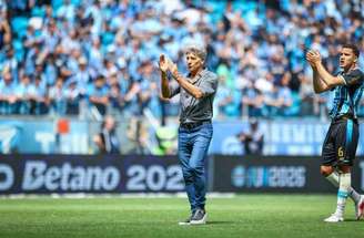 Renato agradece o apoio da torcida do Grêmio após o empate com o Palmeiras –