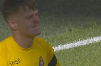 AZ, adversário do Telstar, prestou homenagem nas redes a Bartina. “Força, família Koeman” –
