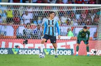 Kannemann pode ganhar uma chance como titular –