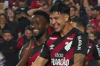 Jogo disputado marca primeiro tempo de Furacão e Esquadrão –