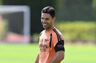 Mikel Arteta comanda treinamento do Arsenal –