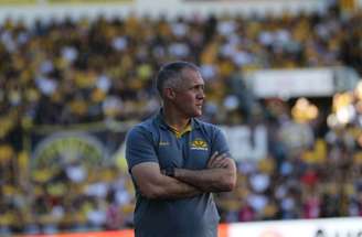 Eduardo Baptista durante jogo do Criciúma na Série B –