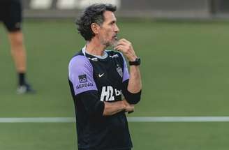 Eduardo Domínguez durante treinamento do Atlético na Cidade do Galo –