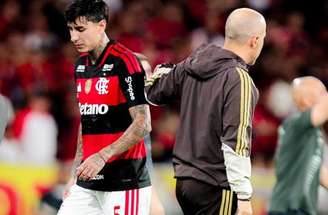 Pulgar chuta para marcar golaço pelo Flamengo no Brasileirão –