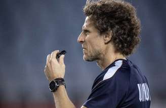 Uruguai tenta voltar ao topo do futebol mundial, agora com Forlán no comando –